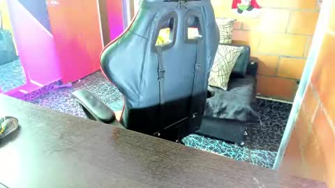 Adam Valencia online show from 01/04/25, 09:09