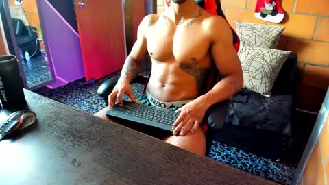 Adam Valencia online show from 01/08/25, 04:33