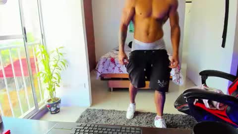 Adam Valencia online show from 09/10/25, 01:33