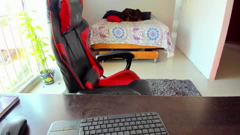 Adam Valencia online show from 09/21/25, 02:40