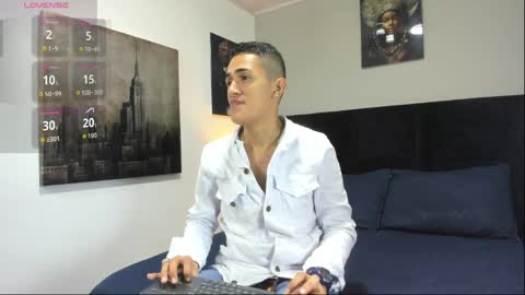 adam_walker_1 online show from 04/01/26, 02:36