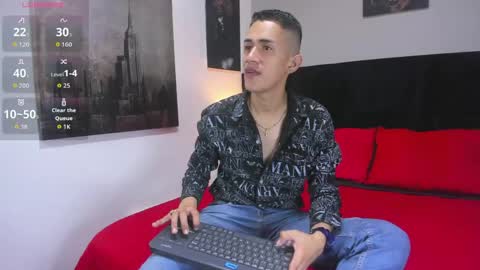 adam_walker_1 online show from 04/12/26, 04:34