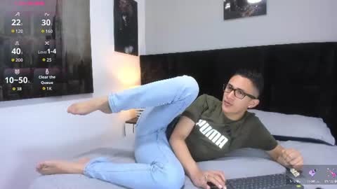 adam_walker_1 online show from 06/16/26, 03:36