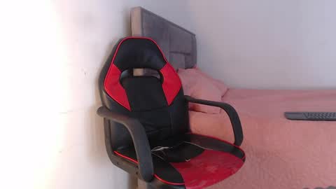 Hello guys excuse my absence I will be absent for several days for health reasons I hope you understand thank you very much. online show from 04/19/26, 04:45