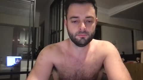 Snapshot of adamagreen99 chatting on 01/19/25, 06:20 Alberto online show from 01/19/25, 06:20