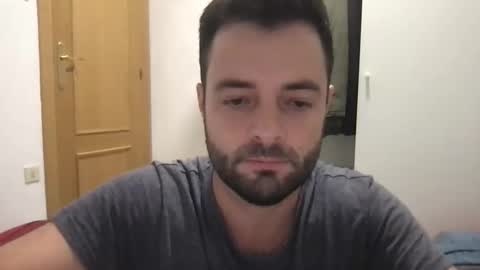 Snapshot of adamagreen99 chatting on 11/06/25, 06:53 Alberto online show from 11/06/25, 06:53