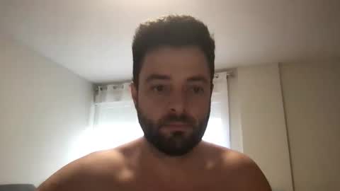 Snapshot of adamagreen99 chatting on 04/23/26, 06:21 Alberto online show from 04/23/26, 06:21