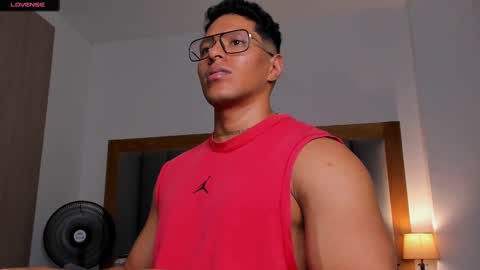 adambrocs1 online show from 02/28/25, 12:21