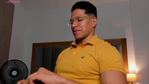 adambrocs1 online show from 03/02/25, 04:17