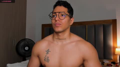 adambrocs1 online show from 03/10/25, 08:37