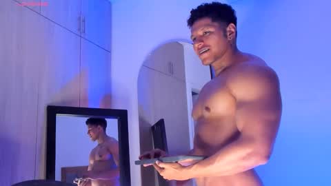 adambrocs1 online show from 10/22/25, 07:52