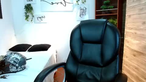 Snapshot of adamcoox chatting on 06/12/26, 08:08 Adam online show from 06/12/26, 08:08
