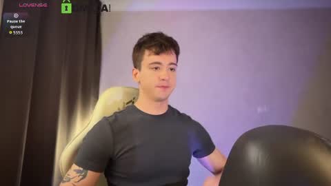 Hi Im Adam Glad to see u here 3 And its my first day online show from 06/27/26, 12:22