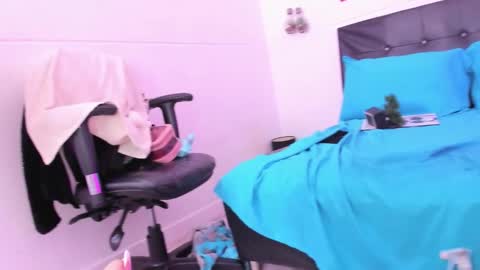 Cloe Adams  online show from 01/31/26, 07:11