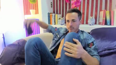 Snapshot of adams_sanz chatting on 02/03/26, 11:43 Im Adams Sanz online show from 02/03/26, 11:43