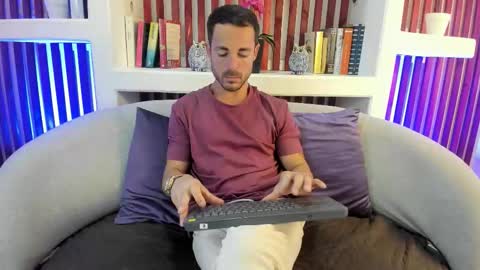 Snapshot of adams_sanz chatting on 02/14/26, 07:10 Im Adams Sanz online show from 02/14/26, 07:10