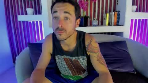 Im Adams Sanz online show from 03/05/26, 07:32