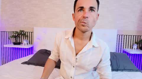 Im Adams Sanz online show from 03/26/26, 07:30