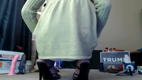 Snapshot of adamseve777 chatting on 01/17/25, 06:02 TaylorSexbot online show from 01/17/25, 06:02