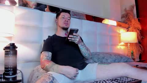 Snapshot of adamtatts chatting on 10/29/25, 02:03 Adam online show from 10/29/25, 02:03