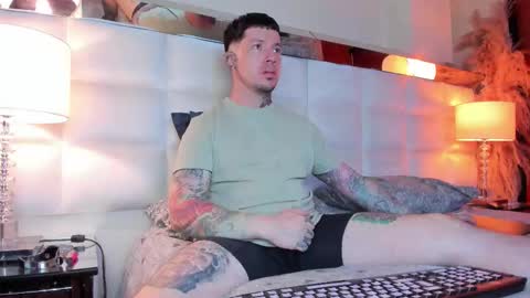 Snapshot of adamtatts chatting on 11/01/25, 02:46 Adam online show from 11/01/25, 02:46