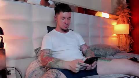 Snapshot of adamtatts chatting on 11/19/25, 02:22 Adam online show from 11/19/25, 02:22