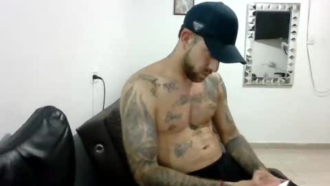 Snapshot of adan_carter chatting on 11/24/25, 01:16 adan_carter online show from 11/24/25, 01:16