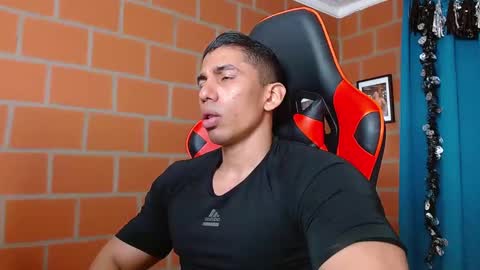 Adan Sin online show from 12/31/24, 04:46