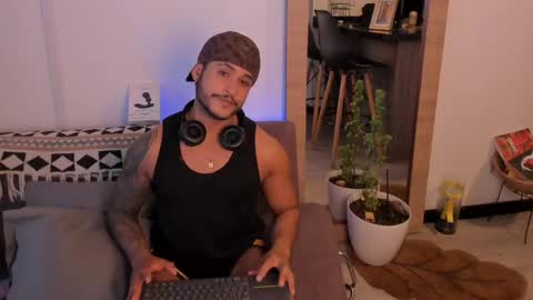 ADAN VEGA online show from 06/07/26, 06:33
