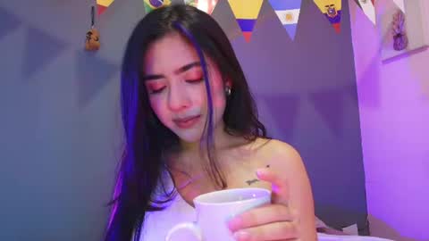 Snapshot of adara_johnson_ chatting on 06/22/26, 12:13 Adara Johnson online show from 06/22/26, 12:13