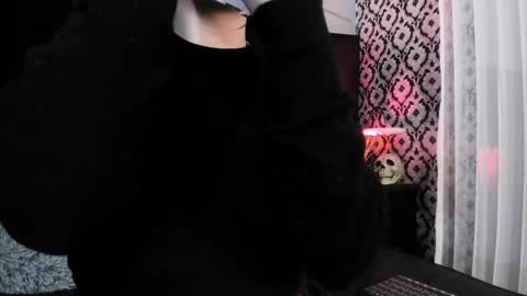 Ade  online show from 10/03/25, 08:06