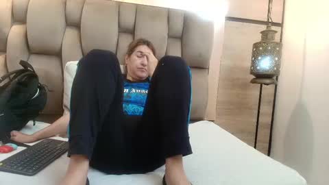 adela chase online show from 09/30/25, 02:05