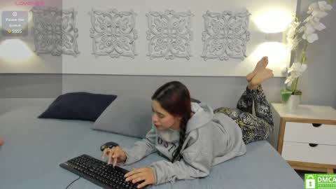 Adela Worsth online show from 01/22/25, 12:17