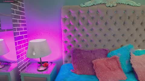 Adelaine online show from 09/16/25, 07:04