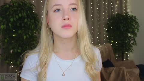 Snapshot of adele_armas chatting on 02/02/25, 09:45 Adele online show from 02/02/25, 09:45