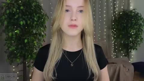 Snapshot of adele_armas chatting on 02/10/25, 09:15 Adele online show from 02/10/25, 09:15