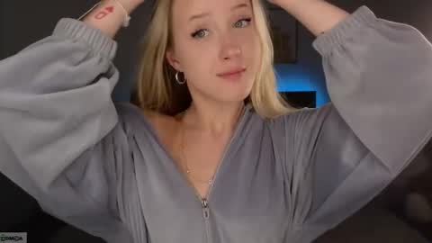 Adele online show from 03/15/26, 08:48