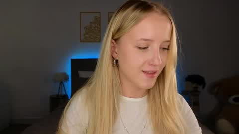 Adele online show from 03/22/26, 08:12