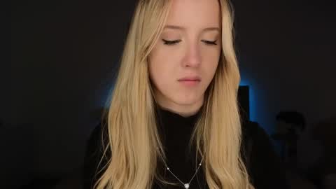 Adele online show from 03/31/26, 08:53