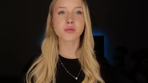 Adele online show from 04/02/26, 08:06