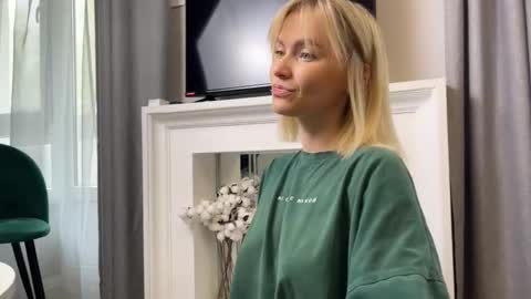 Snapshot of adele_nick2202 chatting on 09/10/25, 08:36 Adele Nick online show from 09/10/25, 08:36