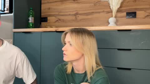 Adele Nick online show from 04/04/26, 10:02