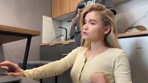 Adele Nick online show from 04/19/26, 09:19