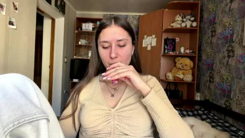 Poly online show from 03/27/26, 09:32