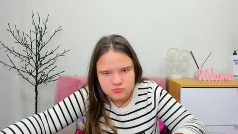 adelecruzz online show from 02/10/25, 04:36