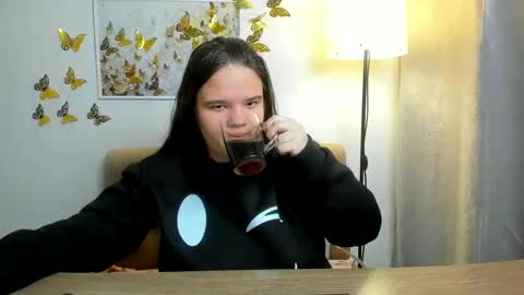 adelecruzz online show from 02/23/25, 01:10