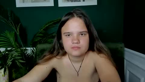 adelecruzz online show from 05/18/26, 12:00