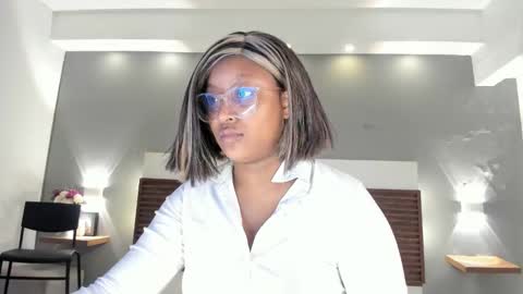 Adele  online show from 11/27/25, 12:07