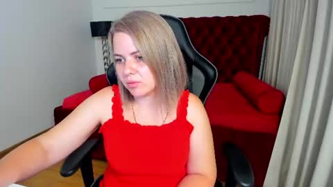 AdeleRavelle online show from 06/24/26, 05:28