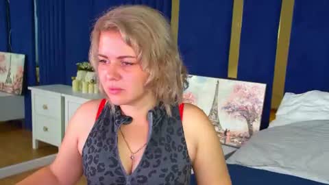 AdeleRavelle online show from 07/29/26, 05:16